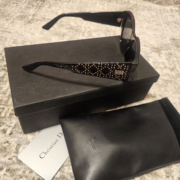 Christian DiorLady Studs Women's Black Round Sunglasses - Picture 6 of 9